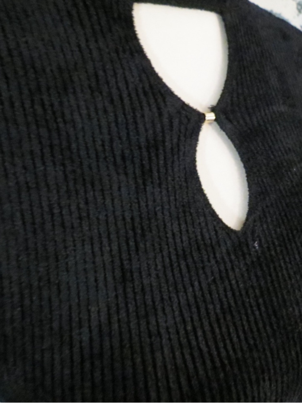 Black Ribbed Keyhole Mock Neck Top - Picture 4 of 5